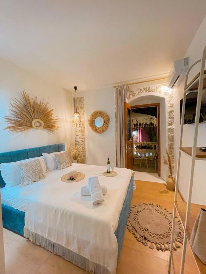 Bohemian Boutique Suites Vlorë Eksteriør billede